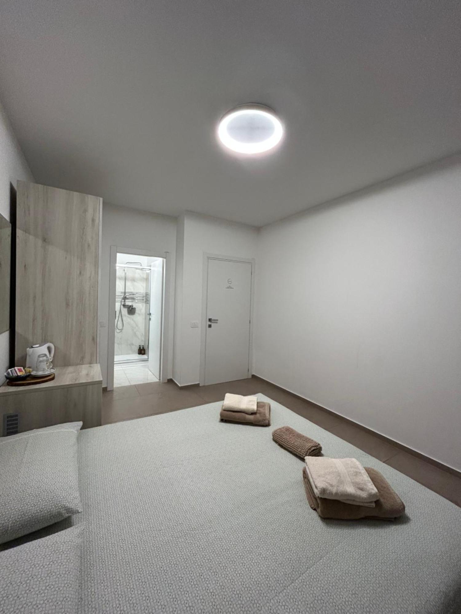 *Veranda'S Rooms* - Free Parking In Central Lugano Exteriör bild